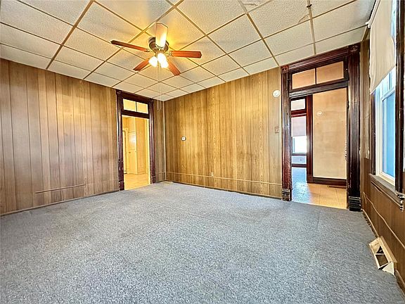 5th image of 325 Collinsville Ave