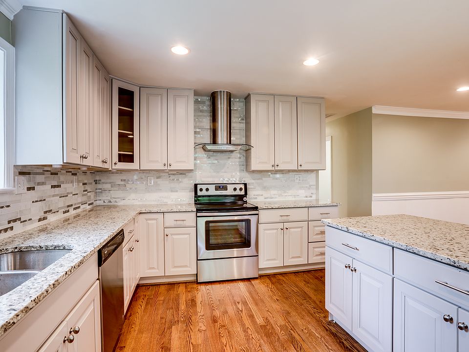 All new gourmet kitchen
