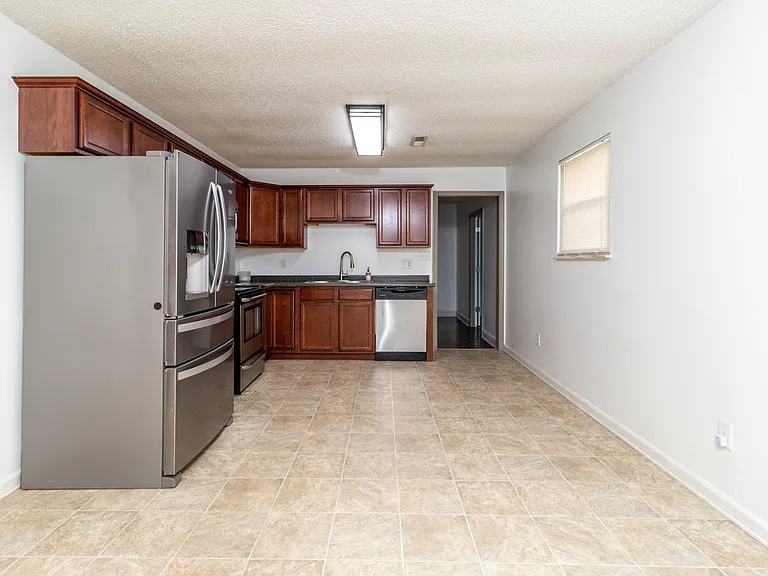 2821 Vicksburg Ln — Photo 10