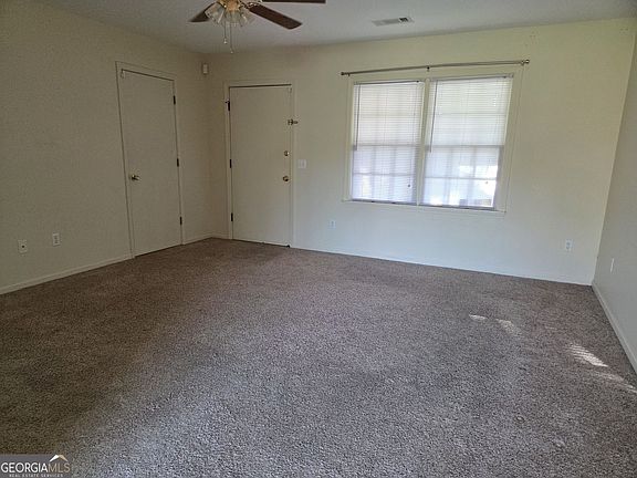 5th image of 301B Arlington Dr