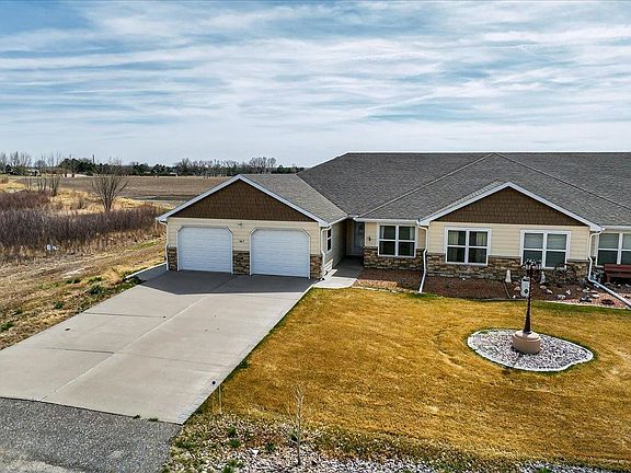 3rd image of 163 Pebble Ln