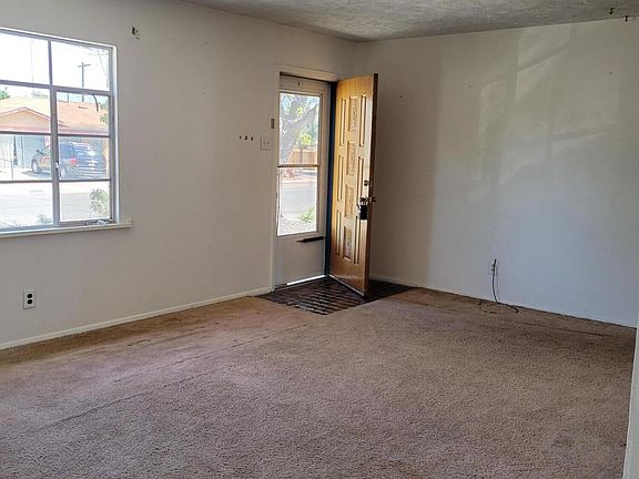 3rd image of 1803 N Cochiti Ave