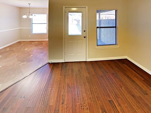 2nd image of 405 Cross Cut Dr