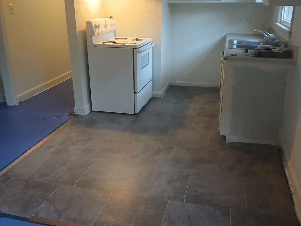 2nd image of 133 Vermont Avenue