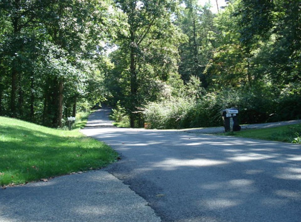 2nd image of 6011 Rockwood Dr