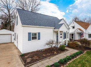 2420 Parkview Dr, Cuyahoga Falls, OH 44223