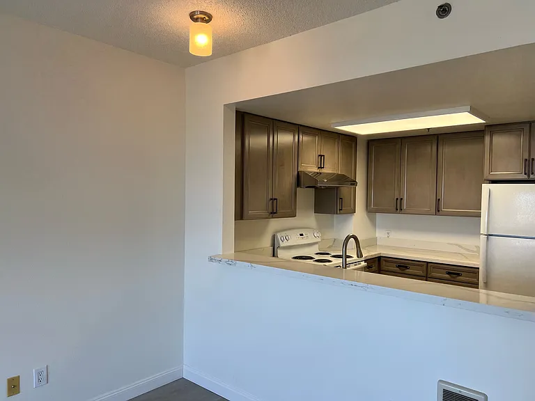 988 Franklin St #911 — Photo 2