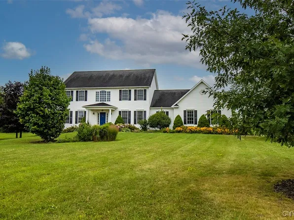 8 Calemad Dr, Auburn, NY 13021