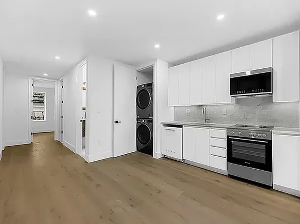 218 East Ninth Street image 1 of 8