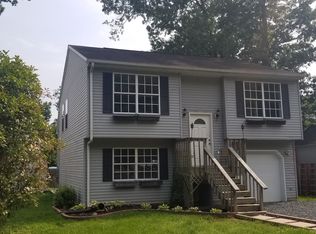 1303 Spruce St, Shady Side, MD 20764