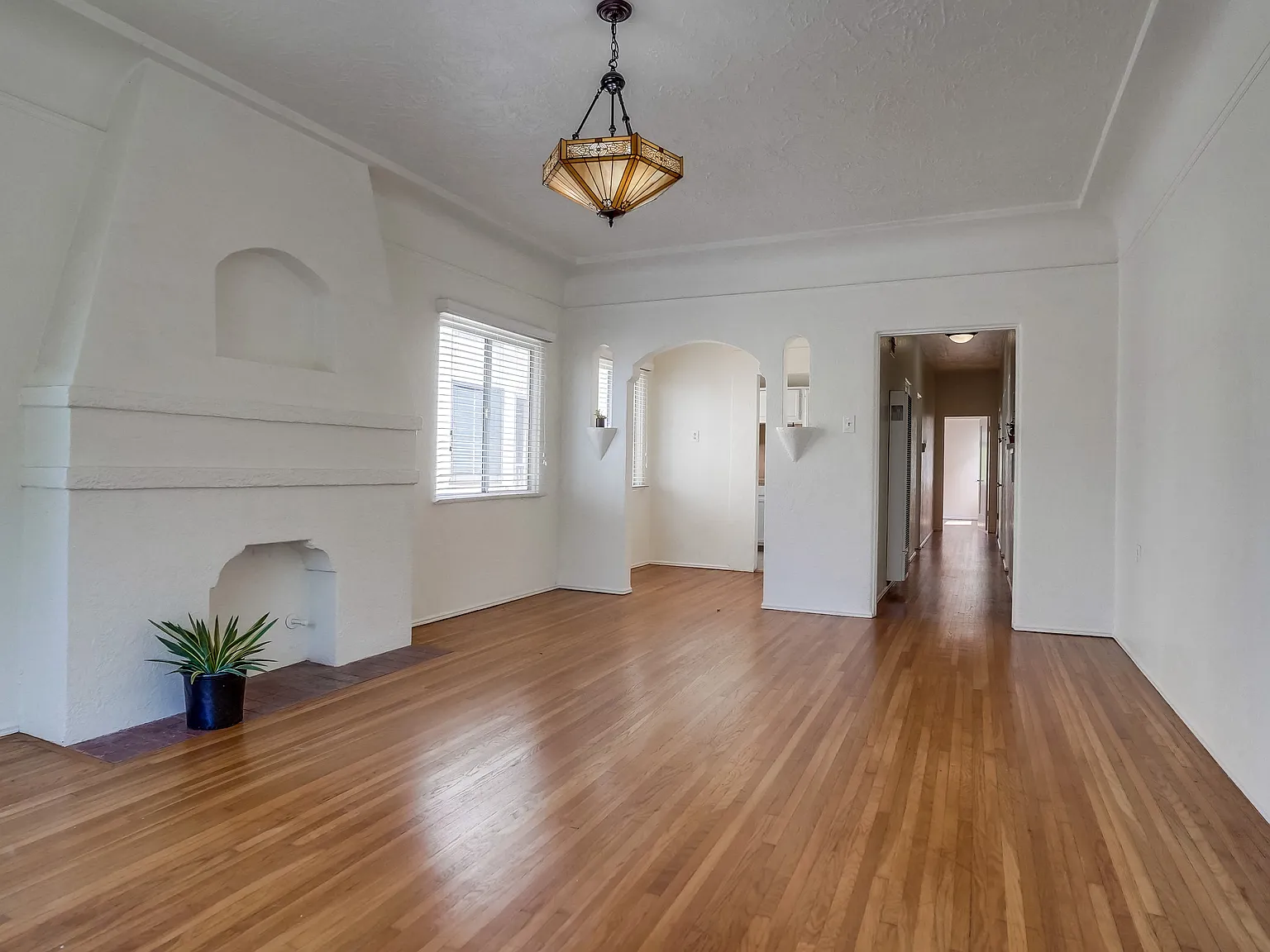 2 bed, 1000 sqft, $2,945 — Photo 2