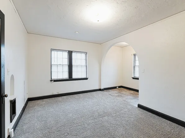 1403 E St #B3, Lincoln, NE 68508