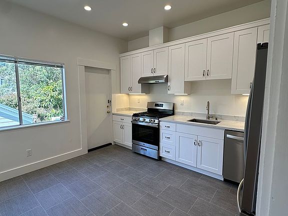 2nd image of 1140 Vallejo St #1140