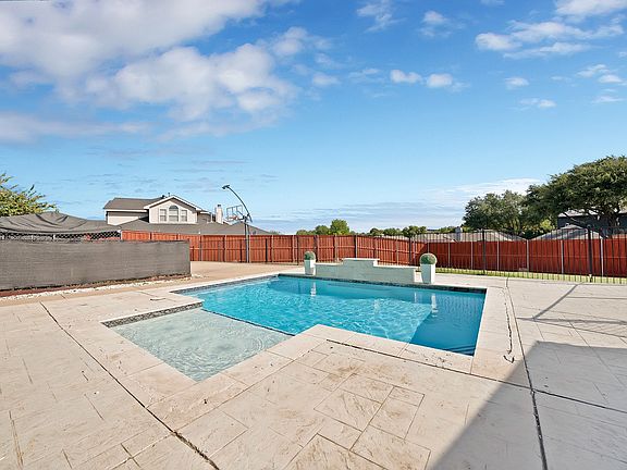 3rd image of 3314 Springleaf Dr