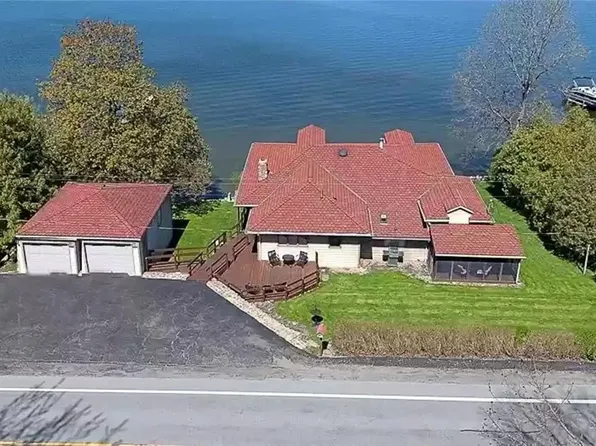 4556 E Lake Rd, Livonia, NY 14487