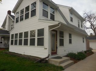 2133 Oxford St, Rockford, IL 61103