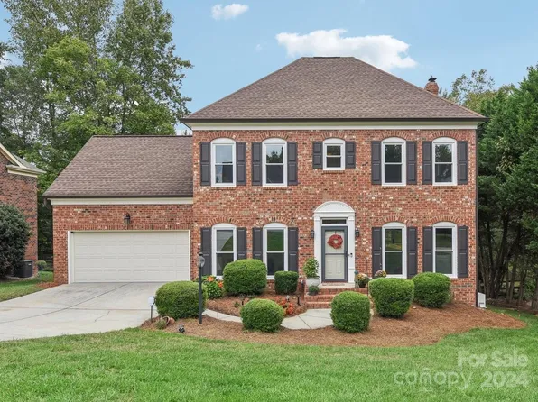 10738 Ridge Acres Rd, Charlotte, NC 28214