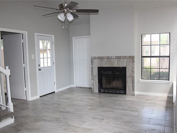 3rd image of 2407 Chapel Hill Ln
