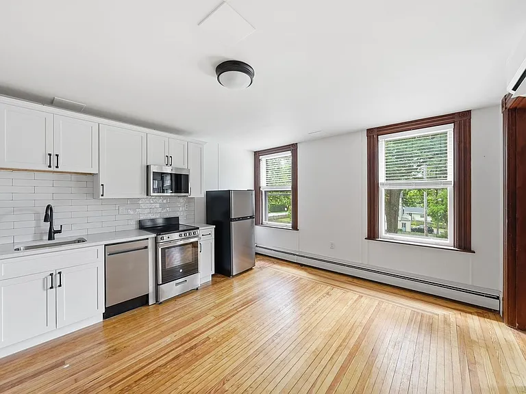 245 Clinton St — Photo 6
