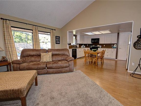5th image of 269 Dublin Dr