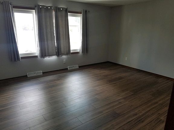 5th image of 228 Brown St #B