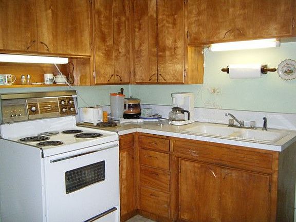 3rd image of 319 Pine St