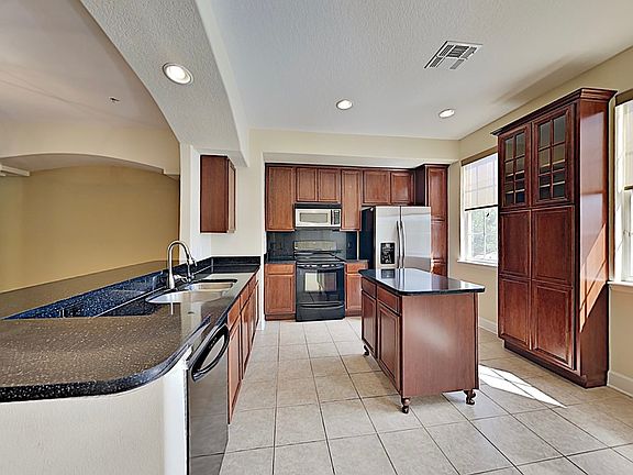 3rd image of 1665 Chatfield Pl