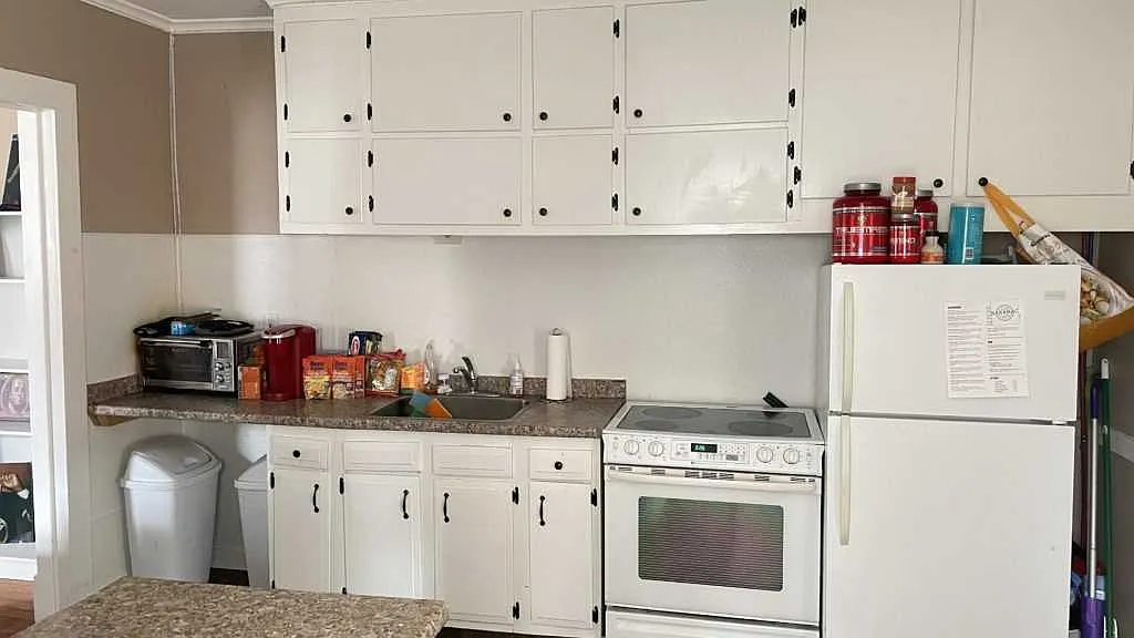 3 bed, $3,200 — Photo 3