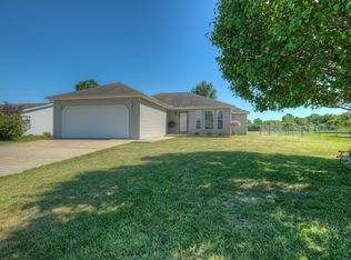 1204 Bobwhite Ln, Carl Junction, MO 64834