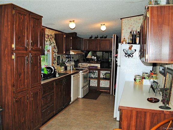 5th image of 1052 Arrowhead Cir