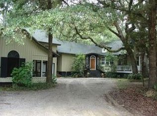 832 Edding Creek Dr, Edisto Island, SC 29438
