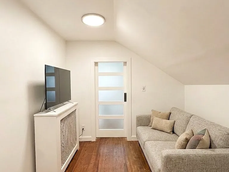 3rd Floor Bonus Room