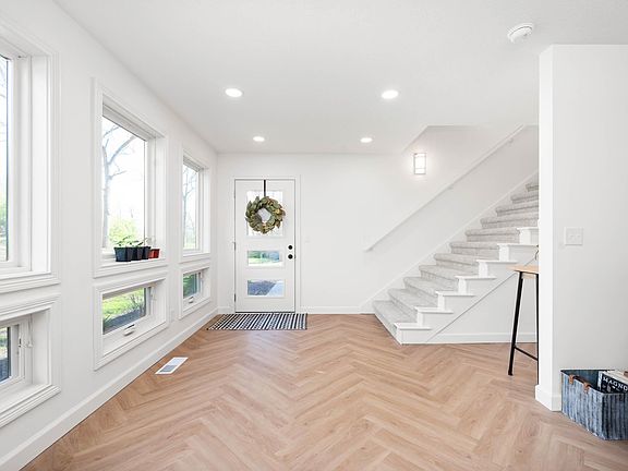 3rd image of 13440 N Summerhill Dr