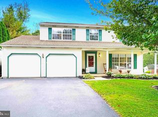 759 Saint Johns Pl, Dallastown, PA 17313