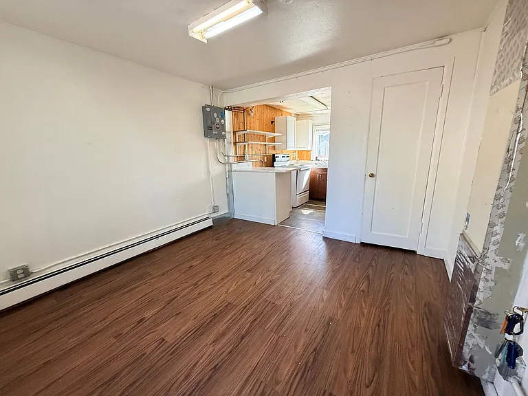 1218 E 10th Ave — Photo 2