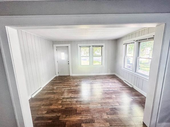 119 Greenfield Blvd