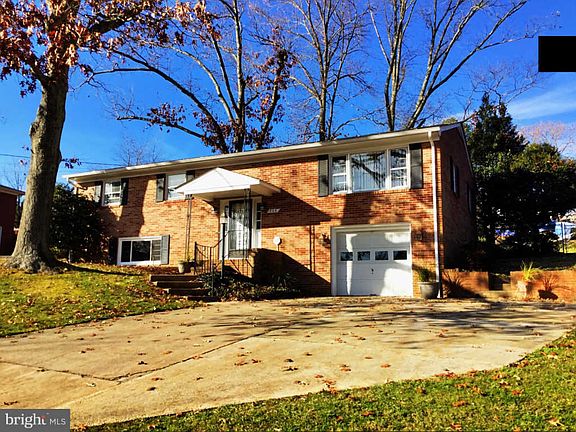 3rd image of 806 Severn Dr