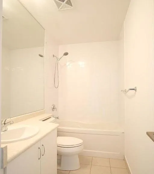 209 Fort York Blvd S #668 — Photo 5