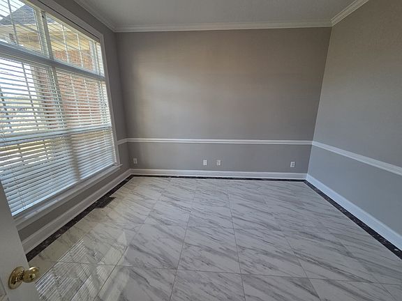 3rd image of 315 Shadow Creek Dr