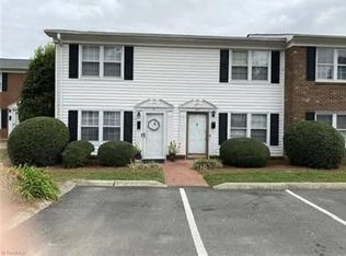 311 Salisbury St APT 32, Kernersville, NC 27284