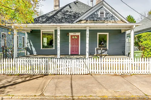 523 Boulevard SE #B Photo 1