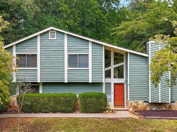 6565 Oakwood Dr, Douglasville, GA 30135