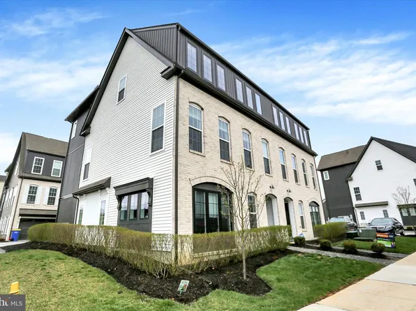 3145 Grove Ct, Mechanicsburg, PA 17055