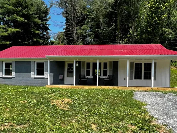 64 Honey Ln, Fries, VA 24330