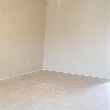 4th image of 3611 Foxglove Ln