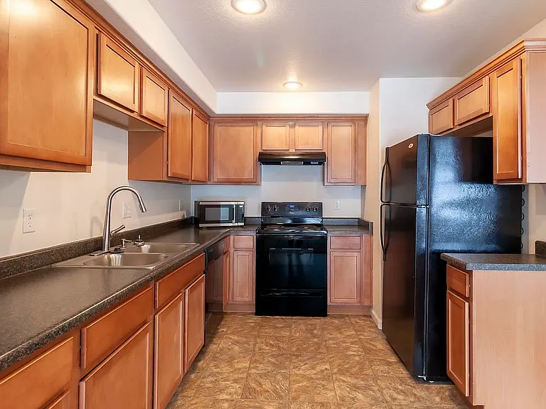 3816 Saddle Ridge Trl — Photo 24
