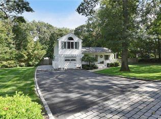 33 Hillside Ave, Saint James, NY 11780