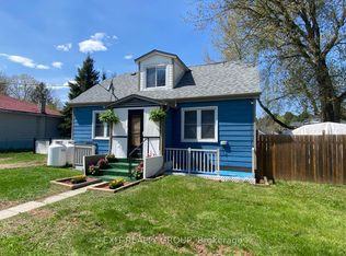 33 Glastonbury Rd, Addington Highlands, ON K0H 2G0