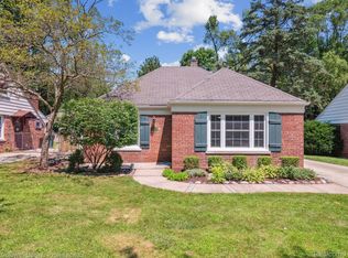 42458 Parkhurst Rd, Plymouth, MI 48170