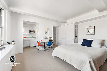 Rented by Coldwell Banker Warburg